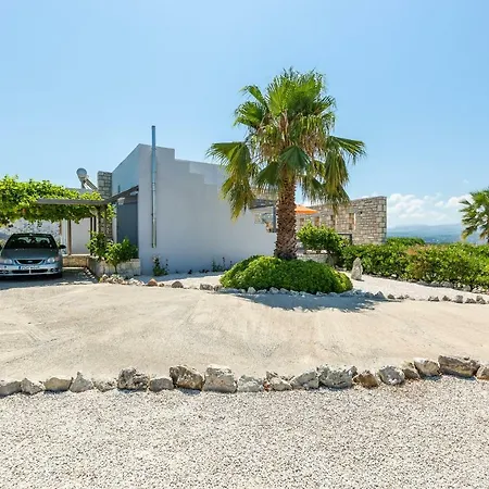 Villa Ypsilon *