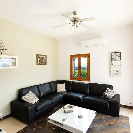 Villa Ypsilon